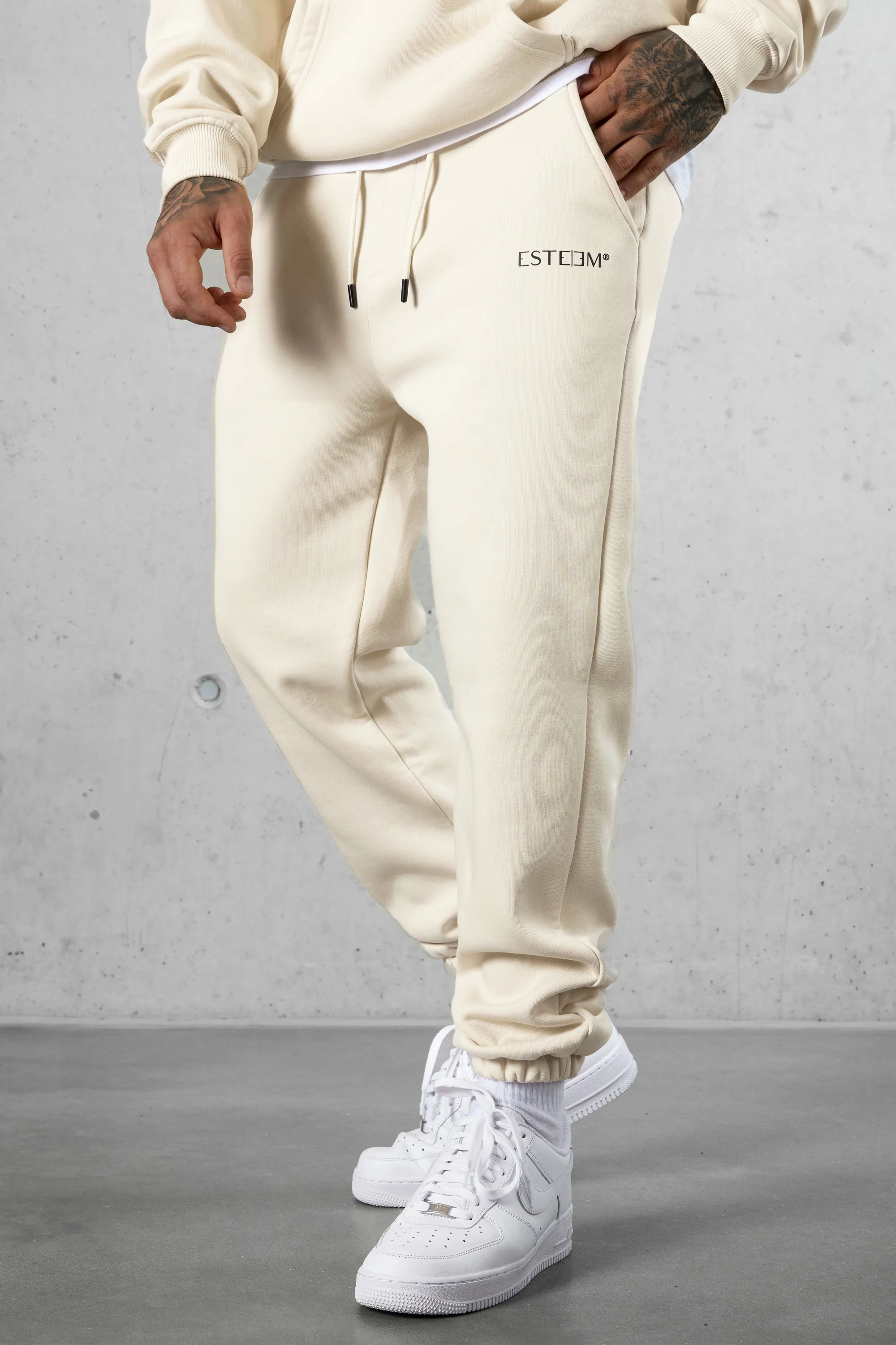 BEIGE DISCREET JOGGER - Image 3