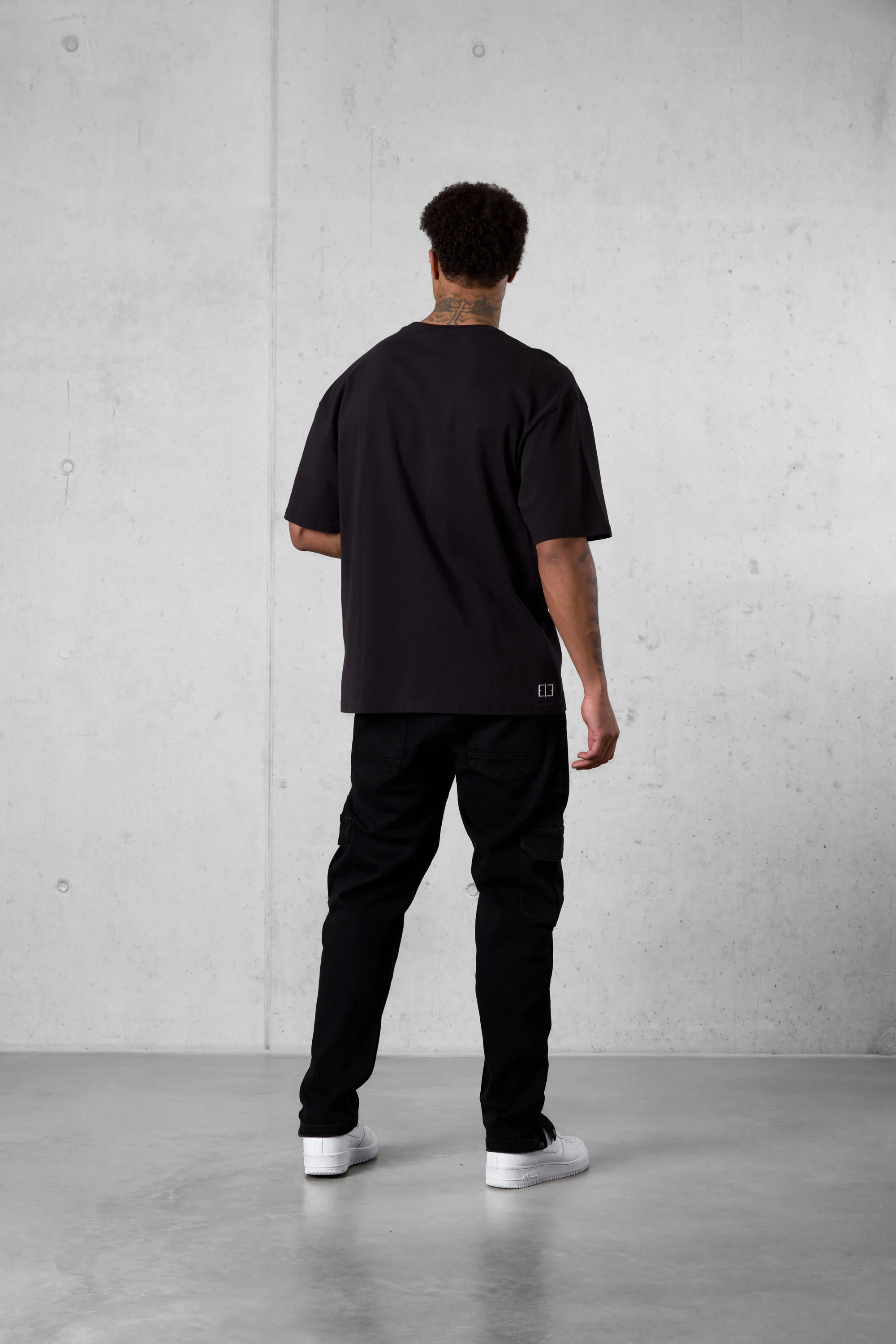 BLACK ESTM OVERSIZED TEE - Image 4