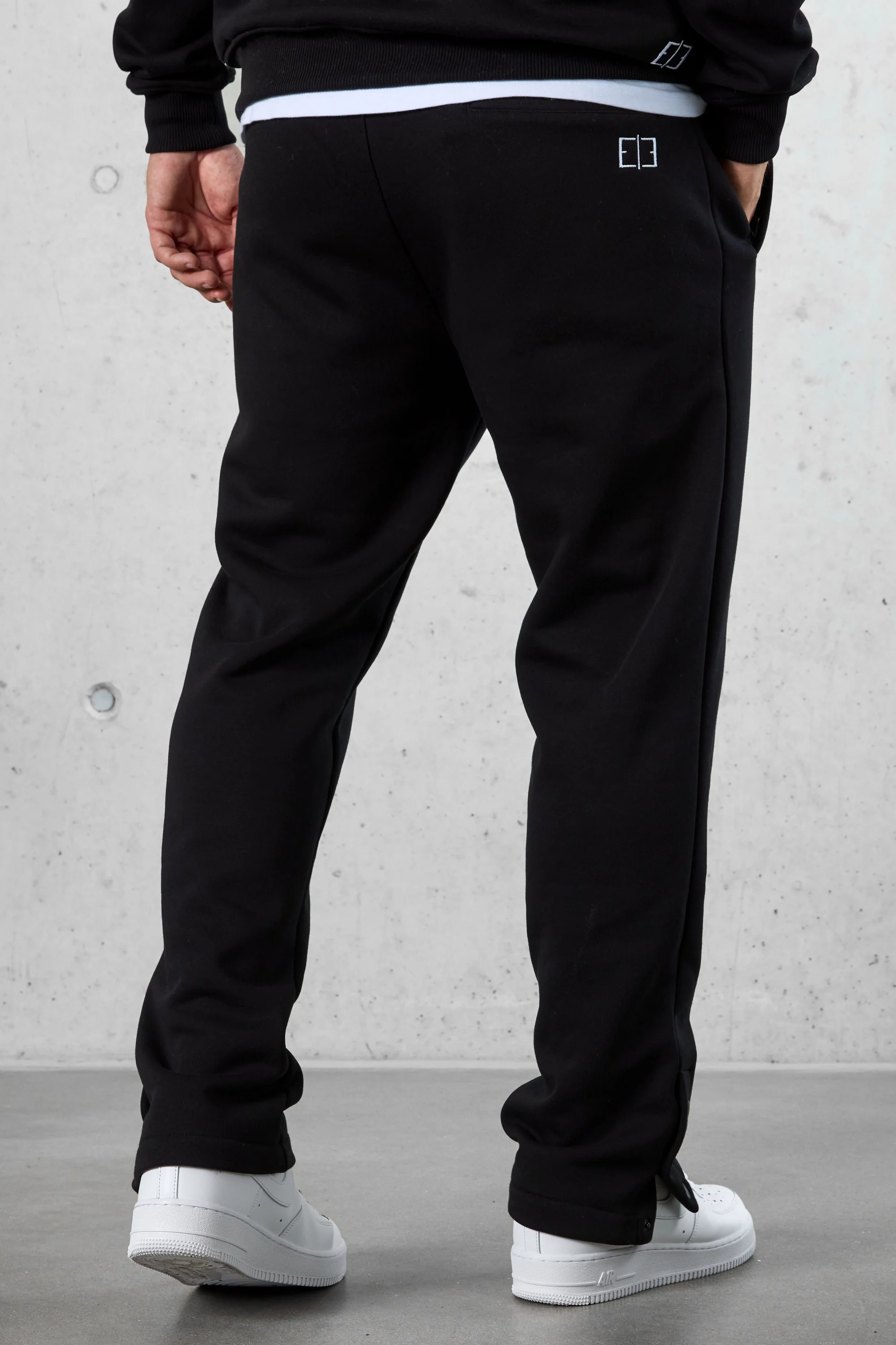 BLACK L'ATELIER 76 BUTTONS JOGGER - Image 4