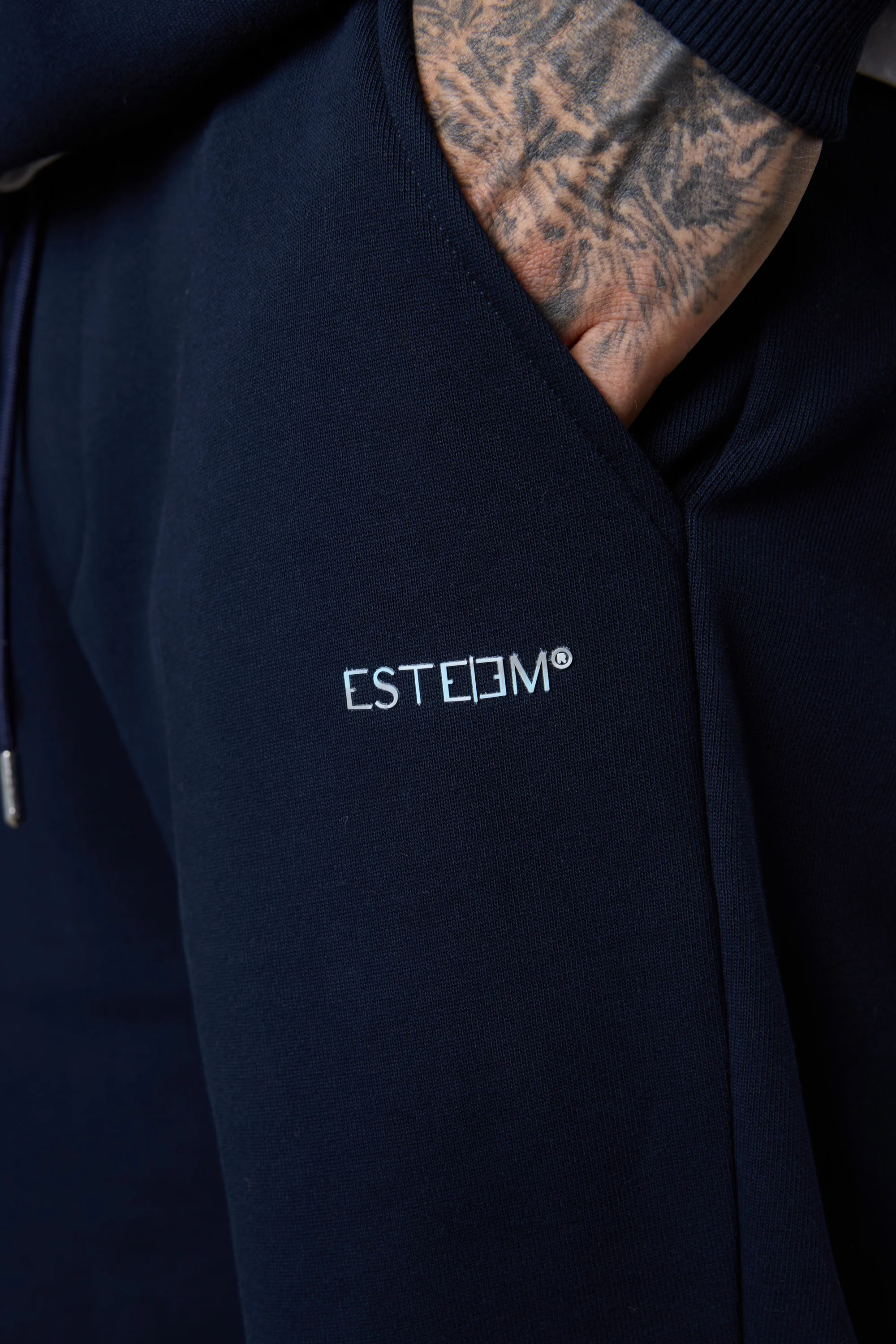 DARKSAPPHIRE ESSENTIAL JOGGER - Image 3