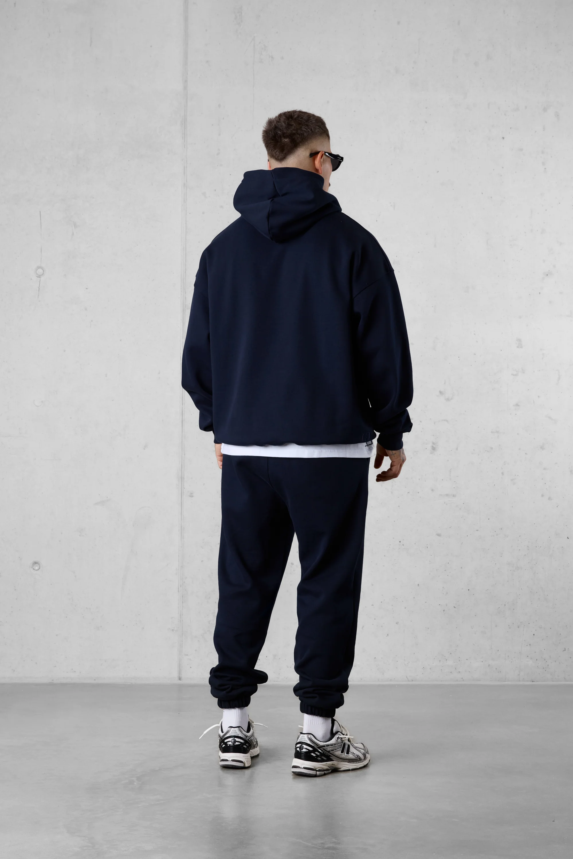 DARKSAPPHIRE ESSENTIAL JOGGER - Image 6