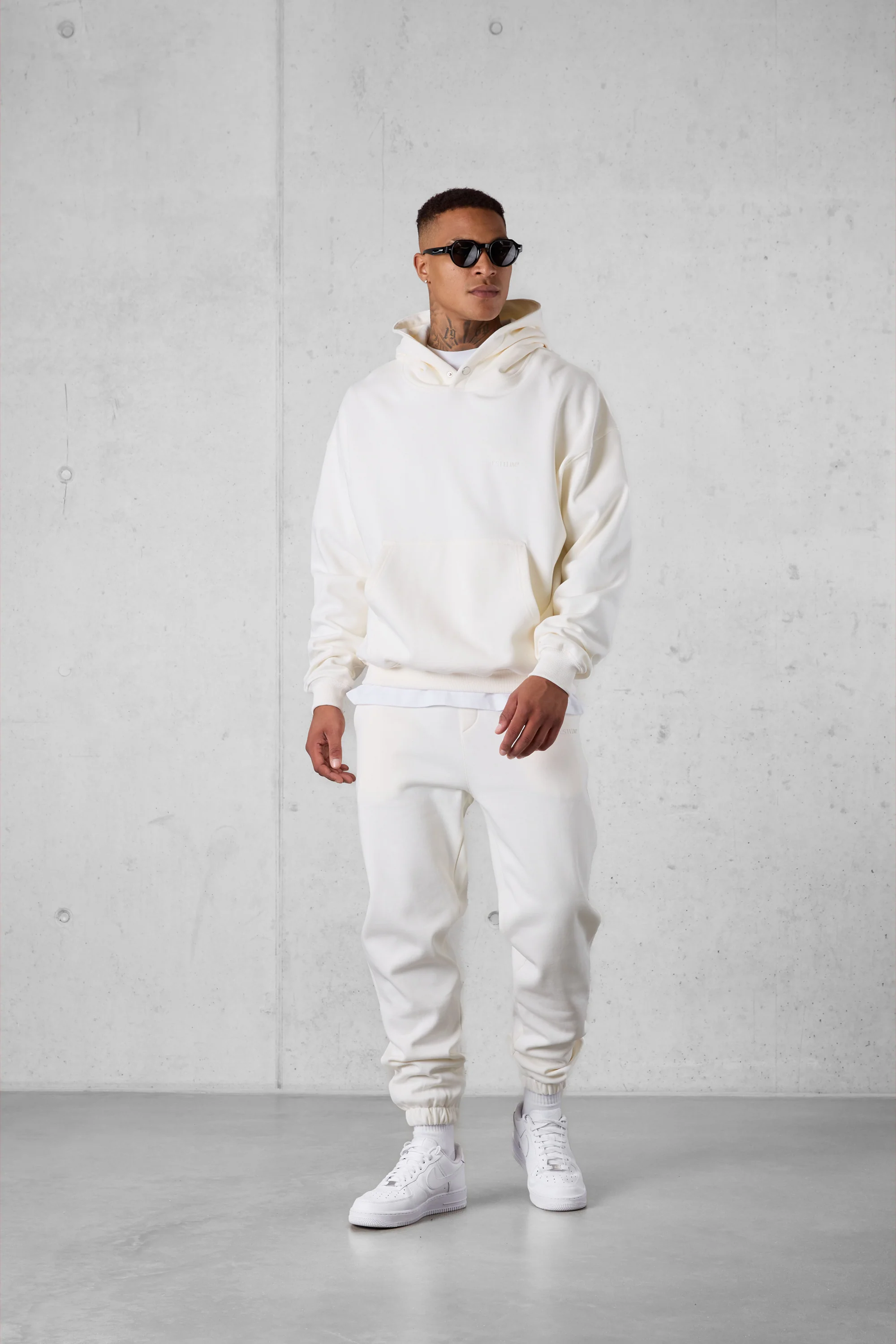 OFFWHITE ESSENTIAL OVERSIZED HOODIE - Image 3