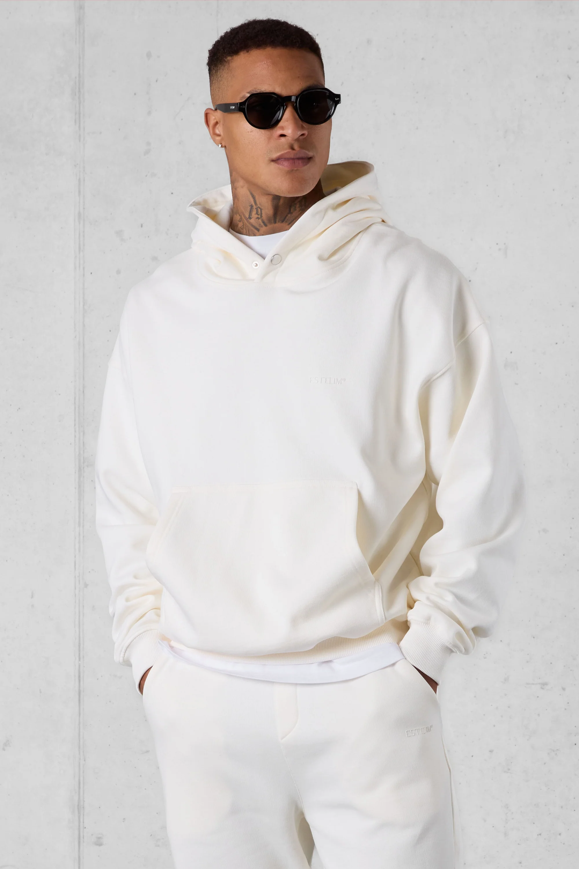 OFFWHITE ESSENTIAL OVERSIZED HOODIE - Image 4