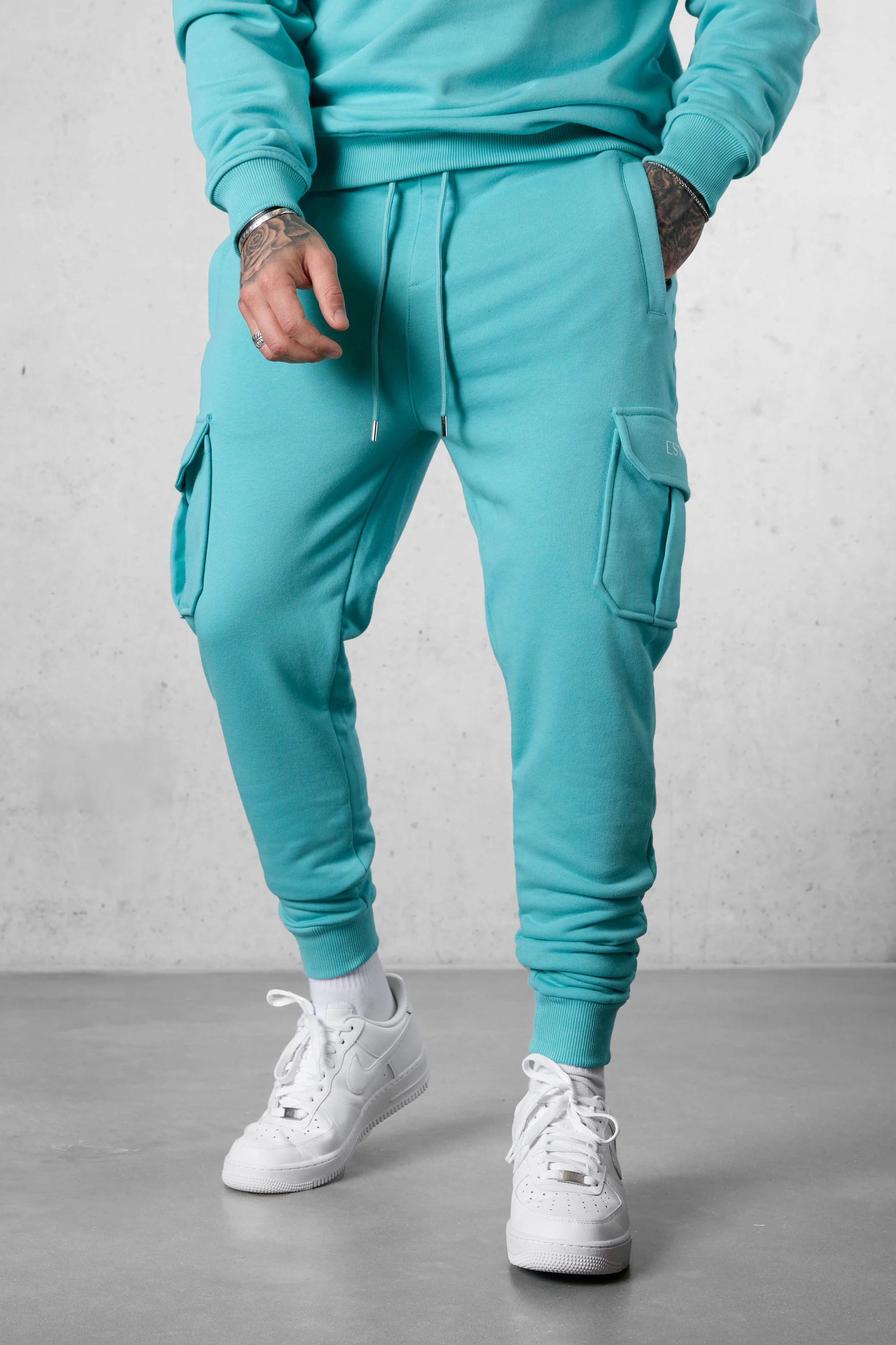 TURQUOISE CARGO SWEATPANTS - Image 3