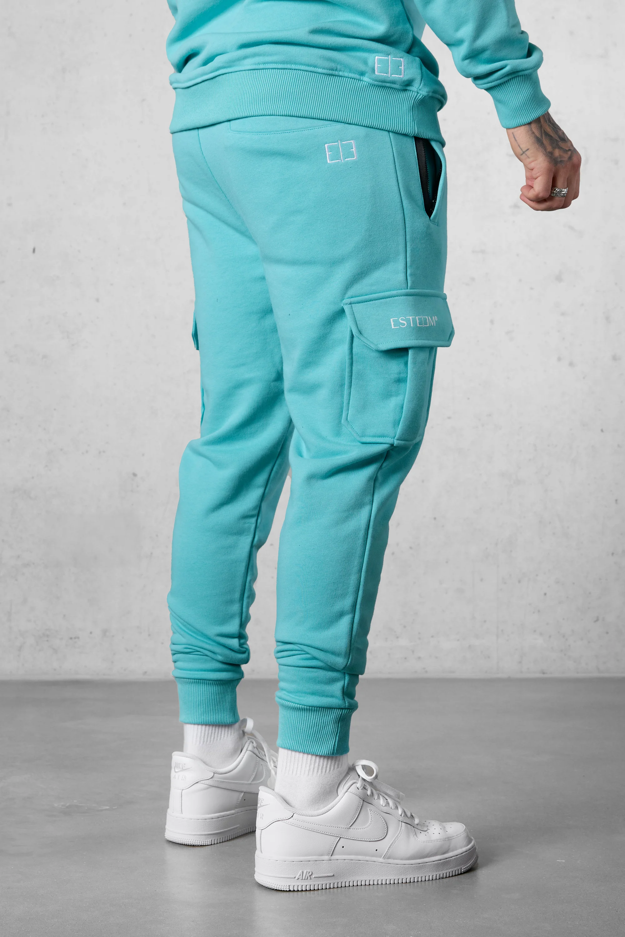 TURQUOISE CARGO SWEATPANTS - Image 4