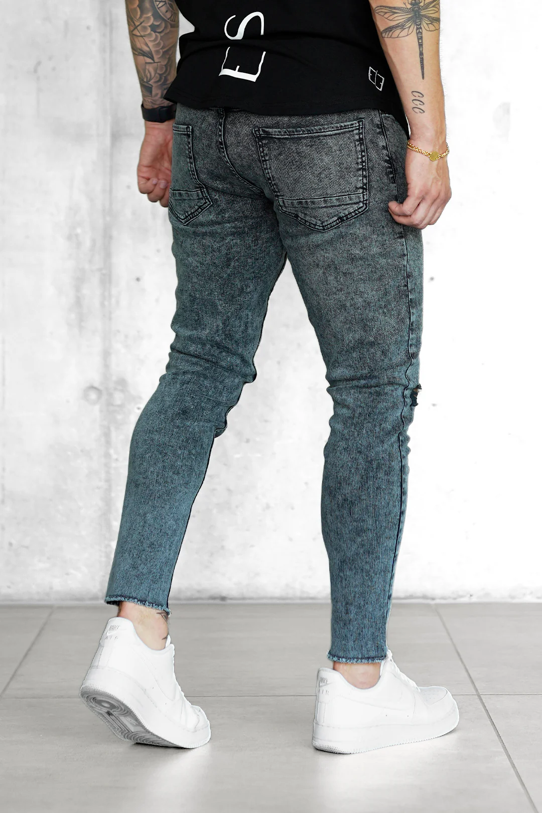 WASHED GREY DESTROYED JEANS 2.0 - Image 4